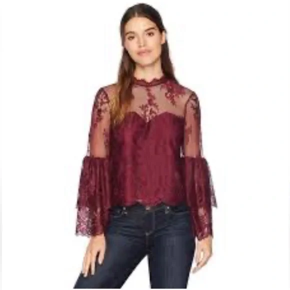 Cupcakes and cashmere Davey layered bell sleeve wine lace top M - Picture 1 of 15